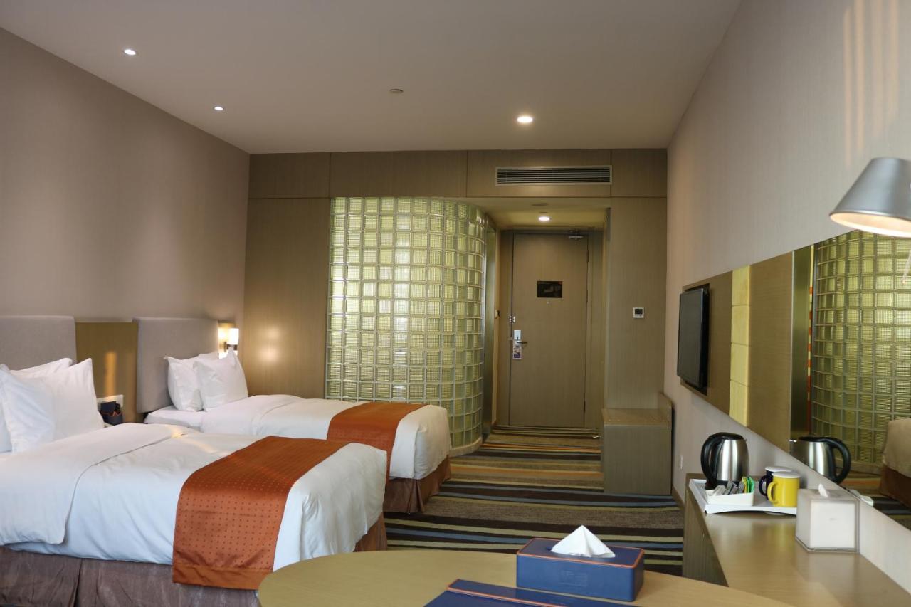 Guangzhou Baiyun Airport Rejoice By Argyle Hotel Rehe Metro Exit B --Free Shuttle Bus Is Provided During The 137Th Canton Fair Exterior photo