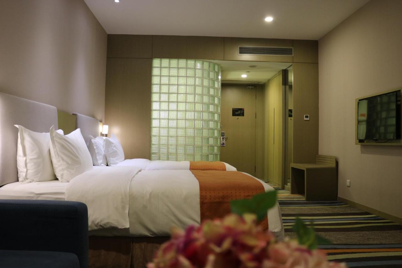 Guangzhou Baiyun Airport Rejoice By Argyle Hotel Rehe Metro Exit B --Free Shuttle Bus Is Provided During The 137Th Canton Fair Exterior photo